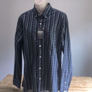 SLIM FIT MED SHIRT for guys.   Never tuck.   Still has tags.  Never wore.